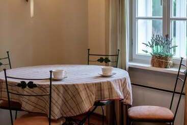 קוטג'' Mały Domek Beskidy