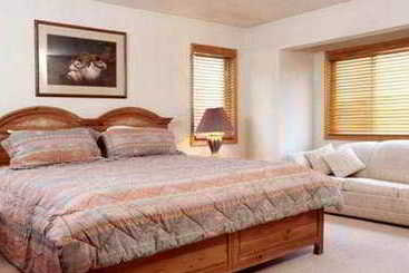 Отель All Seasons Condominiums