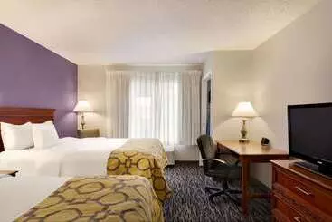 Hotel Baymont By Wyndham Springfield I44