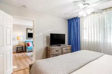 هتل Sunrise Suites