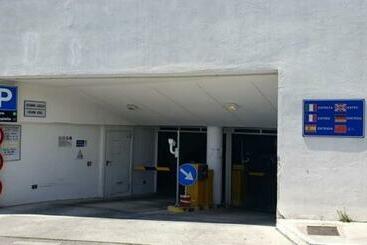 ベッドアンドブレックファースト Affittacamere Cecco Rooms