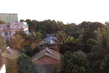 בית מלון כפרי Nice Phu Quoc