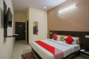 Hotell Oyo 65312 Moon Valley