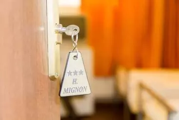 Pansiyon Hostel Mignon Mamaia  Private Rooms With Free Parking