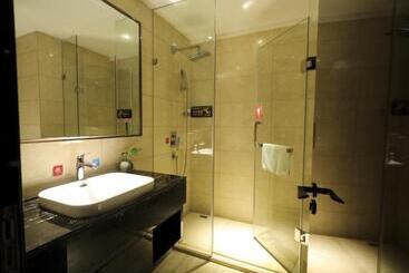 Hotel Greentree Eastern Jingde Town Railway Station