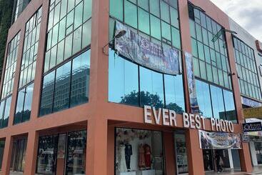 Hotel Spot On 89900 Jesselton Capsule Inn