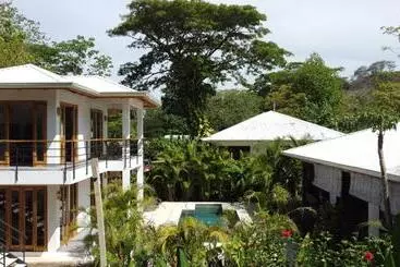 Majatalo Lapislazuli House & Flats With Shared Pool