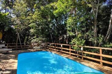 پانسیون Bombinhas Guest House