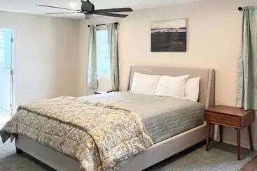 ユースホステル Canterbury Suites B&b