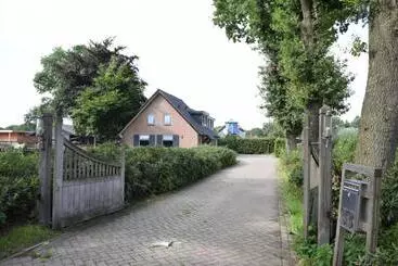 ホテル Groepsboerderij 20 Pers