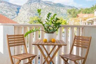 פנסיון Queen Teuta