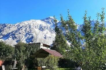 膳宿费 Kazbegi Green Yard