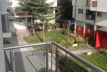 Bed and Breakfast Art B