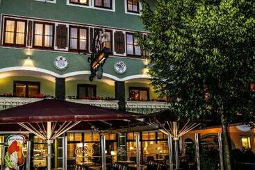 민박 Pension Café Maier