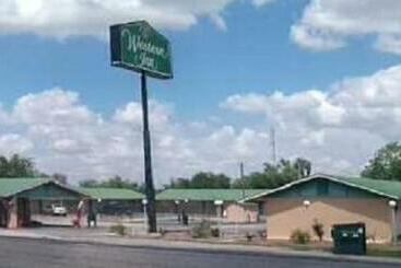 فندق على الطريق Western Inn Hamilton