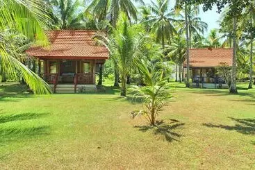 Bed & Breakfast Desa Limasan Resort