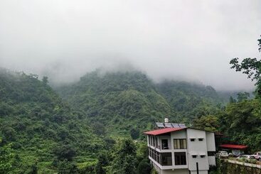 Hotel Haut Monde Hill Stream Resort And Spa