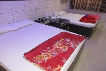 Hôtel Saroja Palace