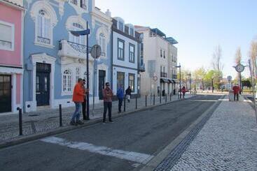 مسافرخانه Aveiro White House
