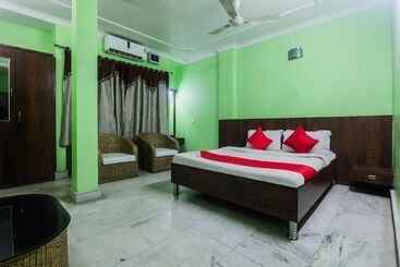 בית מלון כפרי Am Palace By Oyo Rooms