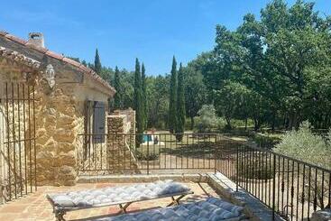 بنسيون Domaine Du Commandeur