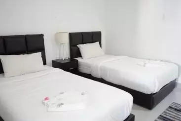 Hotel Chaiyai River Front