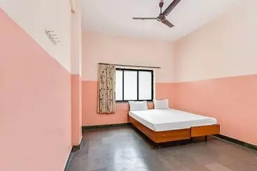 Hôtel Spot On 48601 Shivneri Lodge