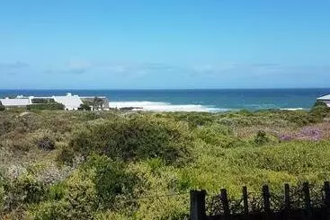 Majatalo West Coast Seaside Getaway