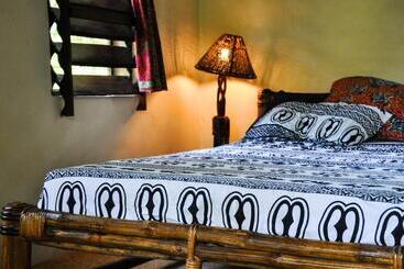 בית מלון כפרי Ankobra Beach Resort