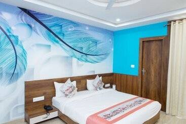 فندق Divine Inn By Oyo Rooms