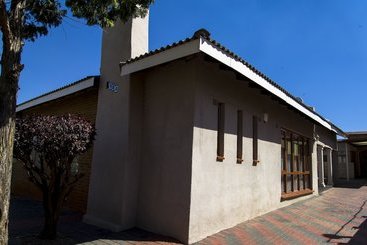 Motsolga Bed And Breakfast