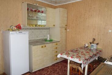 아파트호텔 Guesthouse On Ordzhonikidze 18