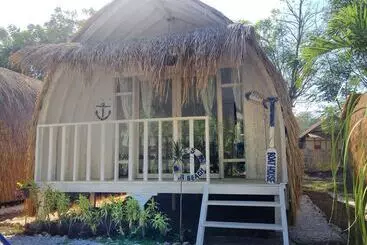 ペンション Maleo Moyo Seaside Resort