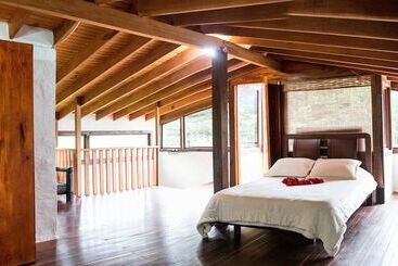 فندق Casa Pernia