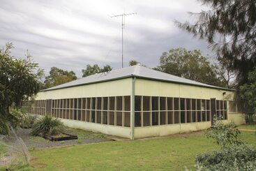 Hotel Gundabooka Cottages   Campsite