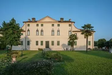 Aamiaismajoitus (B&B) Villa Conti Bassanese