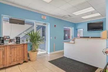 Sea And Breeze Hotel And Condo