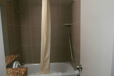 Мотель Americas Best Inn And Suites Fort Lauderdale North