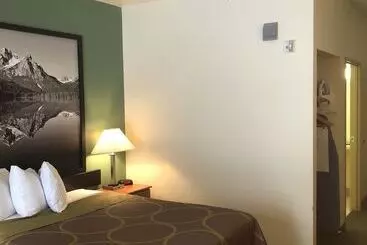 모텔 Super 8 By Wyndham Salmon