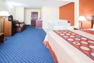 فندق على الطريق Super 8 By Wyndham White Hall