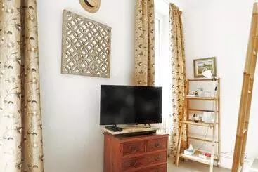 Aamiaismajoitus (B&B) Maison De Fortitude Chambres D Hotes