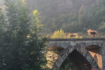 ペンション La Maison Sur La Rivière