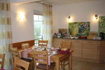 פנסיון Weingut Goeres