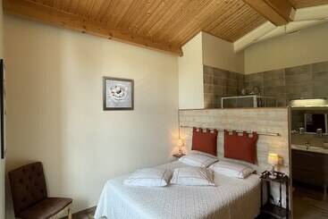 Bed and Breakfast Chambres D Hotes Gite Du Puy De L étang