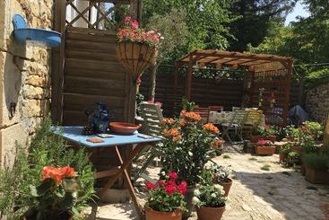 مبيت وإفطار La Vieille Maison Rose