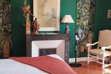 Bed and Breakfast Les Hauts De Corneilhan