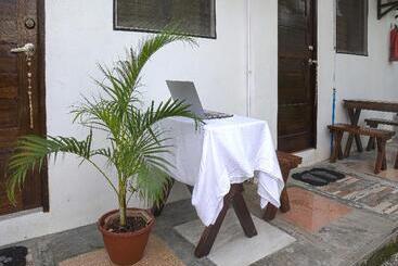 Hotel Myrna S Pension House