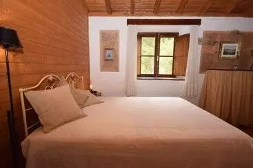 Quiet Cottage In Estate Casas Da Cerca Near Troviscais