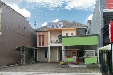 酒店 Oyo 562 Griya Hanum Syariah