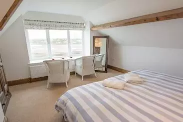 Cabane Stables Croyde 4 Bedrooms, Sleeps 8, Sea & Beach Views